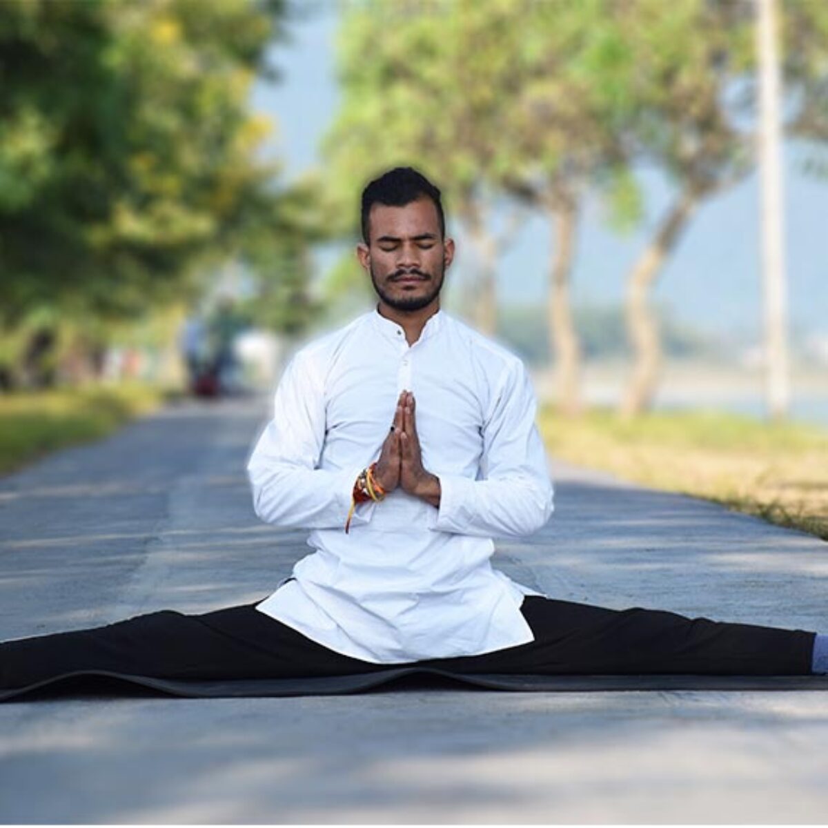 https://www.wellintra.com/wp-content/uploads/2022/09/kundalini-yoga-instructor-Rishikesh-1200x1200.jpg