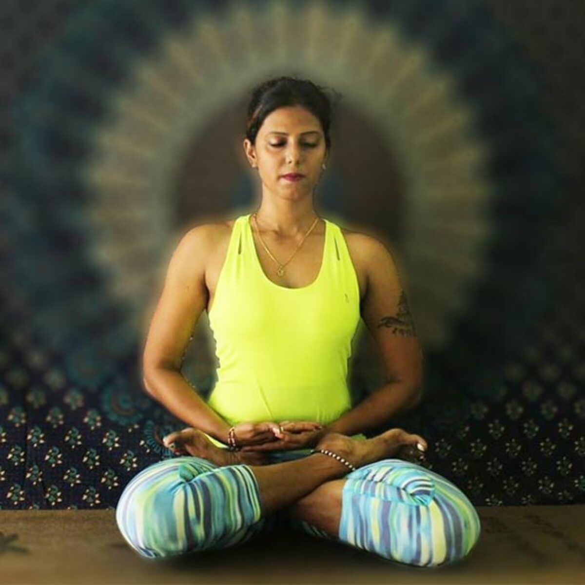 Female Yoga Instructor Thane, Personal Yoga Teacher at Home